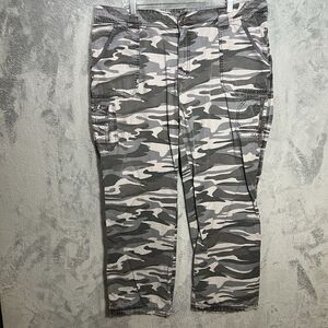 Cabelas Cargo Pants Women 18x31 Gray‎ Camouflage Ripstop Straight